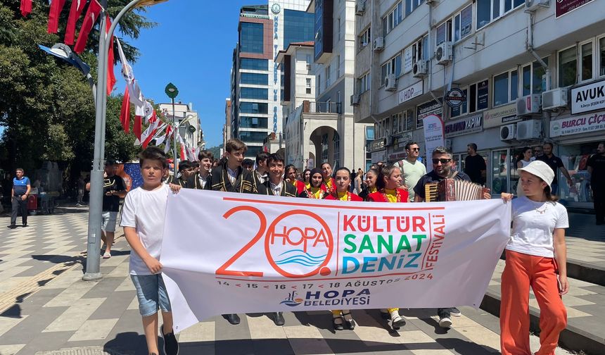 20. Hopa Kültür Sanat Deniz Festivali Başladı