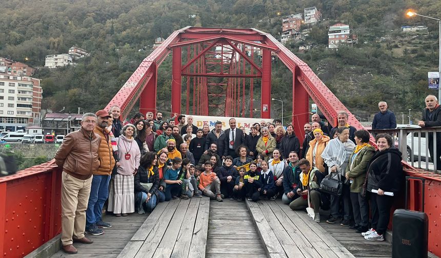 Coşkulu Kent Yürüyüşü Yapıldı