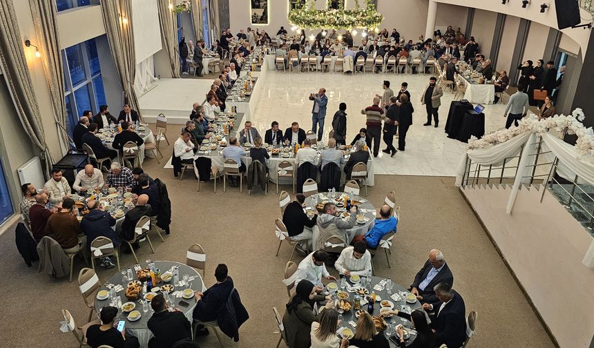 Sert Pen, İftar Buluşması Düzenledi