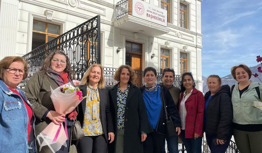 CHP'li Kadınlardan Tıp Bayramı Ziyareti
