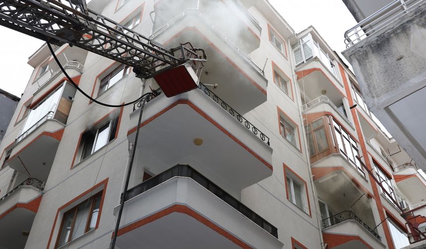 Arhavi'de Evde Çıkan Yangın Söndürüldü