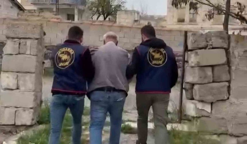 49 Yıl Hapisle Aranan Şahıs JASAT’ın Takibi Sonucu Yakalandı