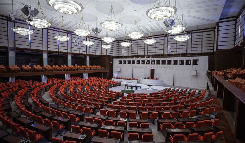 TBMM Başkanvekili Önder'in vefatıyla Meclis'teki milletvekili sayısı 592'ye düştü