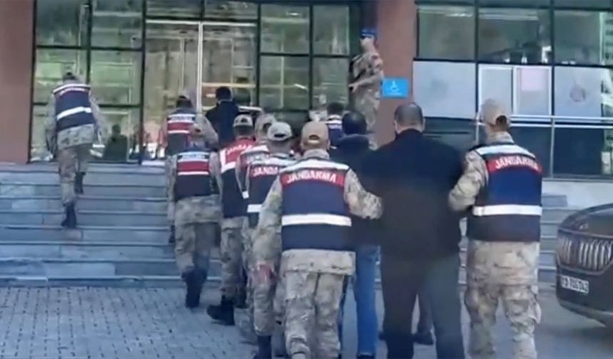 Terör Örgütü DEAŞ'a Yönelik Operasyonlarda 298 Şüpheli Yakalandı
