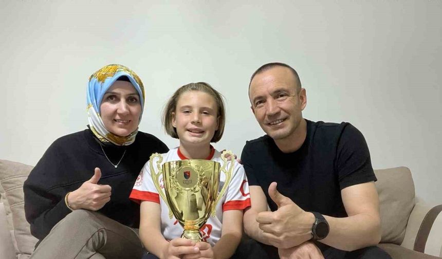 10 Yaşındaki Eskrimcinin Gözü Şimdiden Olimpiyatlarda