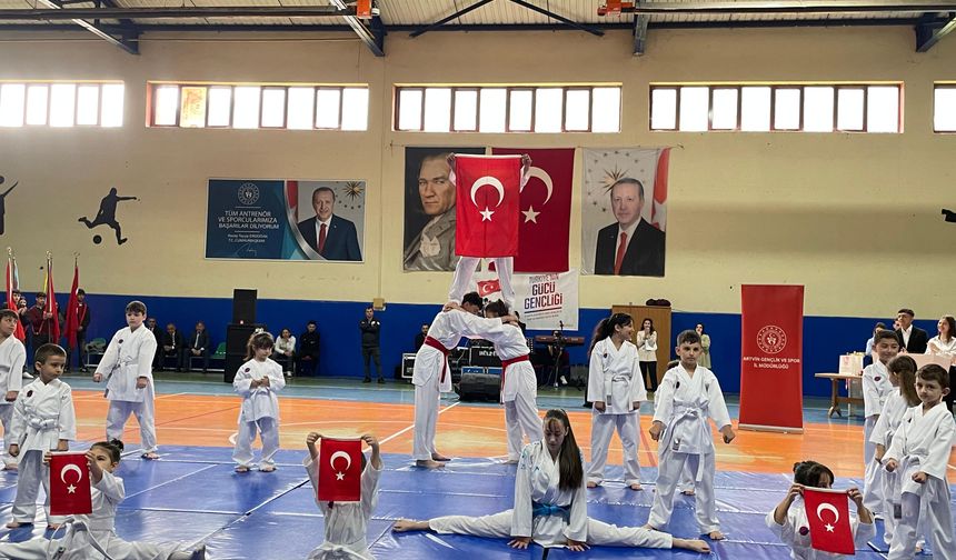19 Mayıs Coşkusu Borçka'da Kutlandı