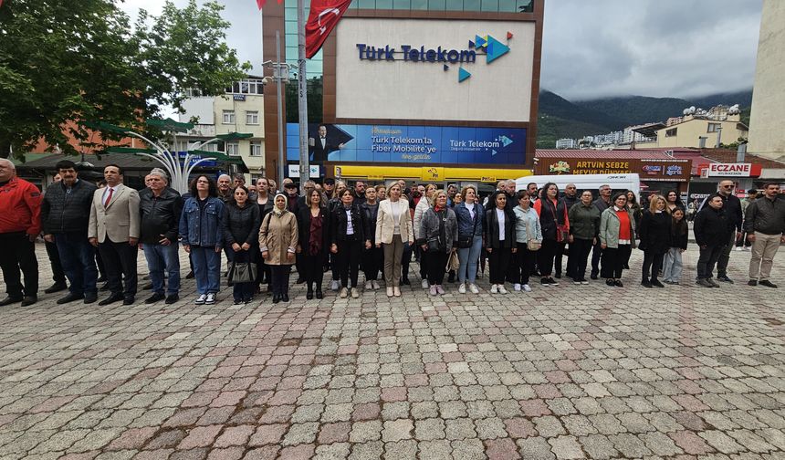 “Yaşasın 19 Mayıs! Yaşasın Cumhuriyet!”