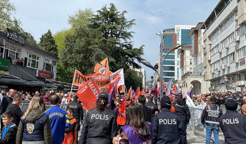 Barikatlara Karşı Halkın Seli: Hopa 1 Mayıs’ta Ayaktaydı!
