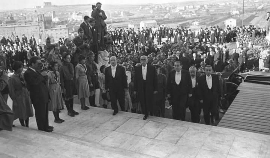 “27 Mayıs Darbesi'ne Lanet”