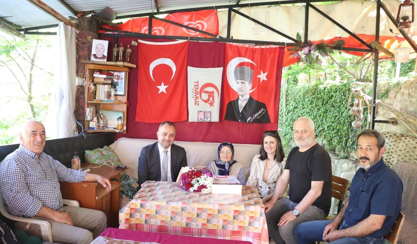 “Annelerimiz Fedakârlığın ve Sevginin Timsalidir”