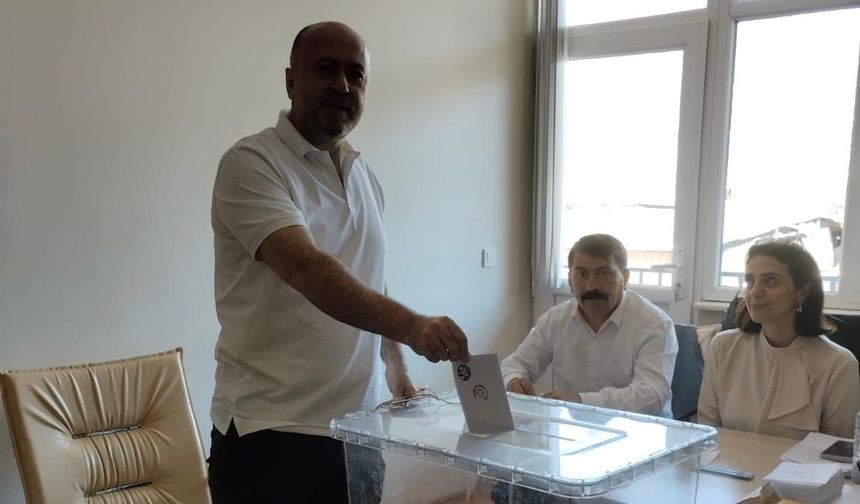 Suat Topaloğlu Güven Tazeledi