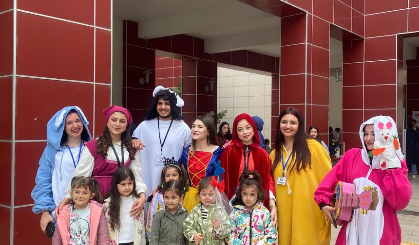 Üniversiteden Miniklere Şenlikli Sürpriz