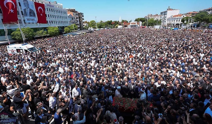 Manisa Büyükşehir Belediye Başkanı Ferdi Zeyrek, Son Yolculuğuna Uğurlandı