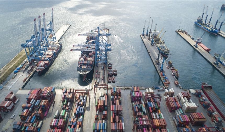 Ticaret Bakanı Bolat: İhracat mayısta 24,8 milyar dolarla en yüksek aylık rekoru kırdı