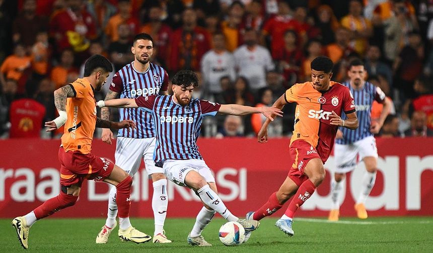 Trabzonspor, Sezonu Lig Şampiyonunun Tarihi Farkla Gerisinde Tamamladı