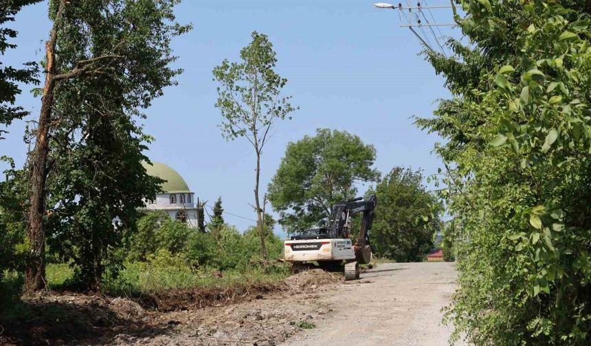 9 Mahalleyi Birbirine Bağlayan Grup Yolu Çalışması Sürüyor