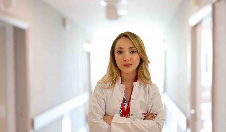’Anoreksiya nervozayı sosyal medya ve akran baskısı tetikleyebilir’