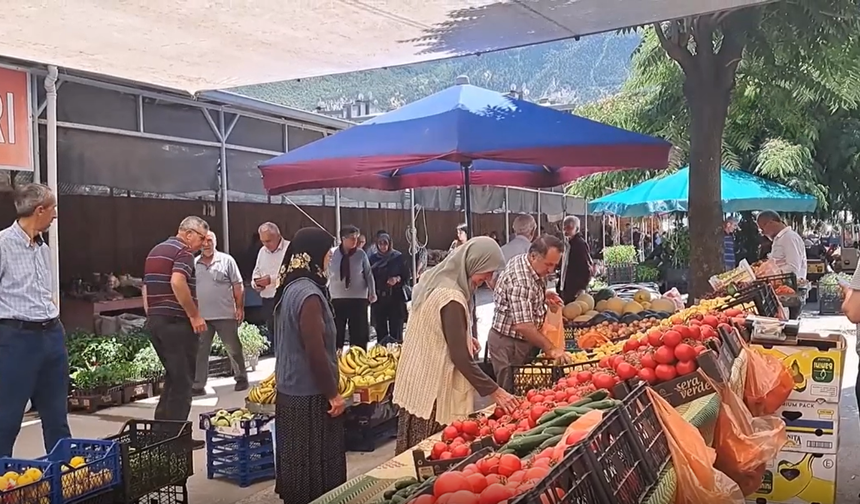 Pazarda Ne Nakit Var Ne Umut