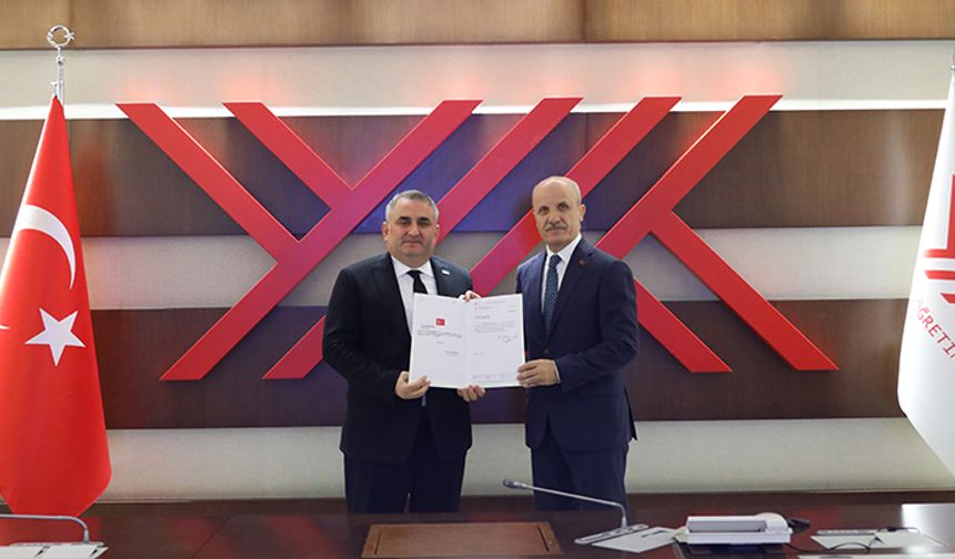 Rektör Prof. Dr. İbrahim Aydın Mazbatasını Aldı