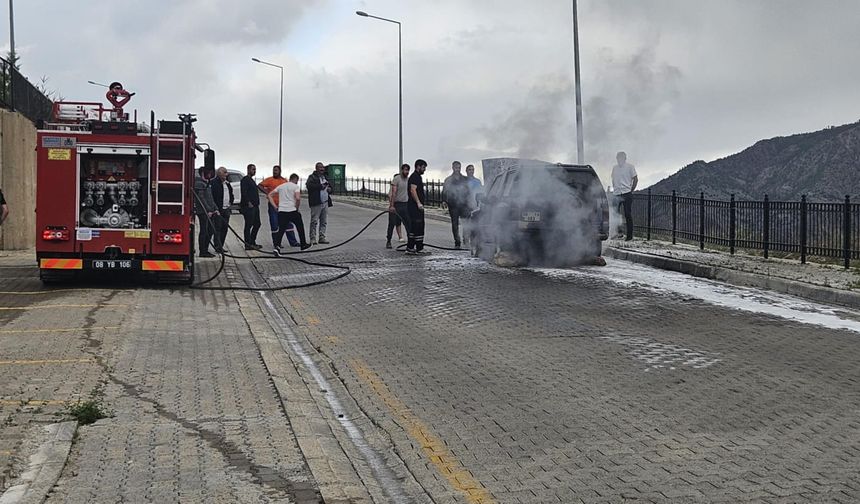 Yusufeli’nde Araç Yangını