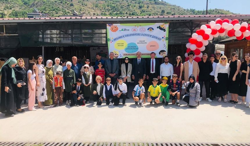 Geleneksel 2. Çocuk Şenliği Coşkuyla Gerçekleştirildi