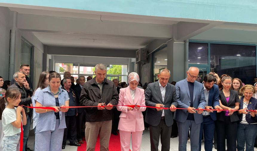 “Dersimiz Sanat” Resim Sergisi Borçka’da Açıldı