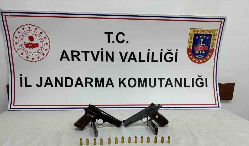 Artvin’de Silah Sesleri Üzerine Yapılan Kontrolde Ruhsatsız Tabanca Ele Geçirildi
