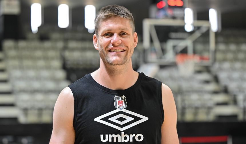 Beşiktaş'ın Kanadalı basketbolcusu Conor Morgan, yeni sezonda da takımına güveniyor