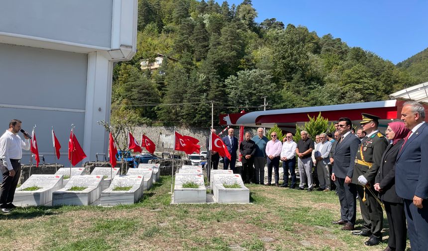 Zafer Bayramı’nda Şehitlik Ziyareti