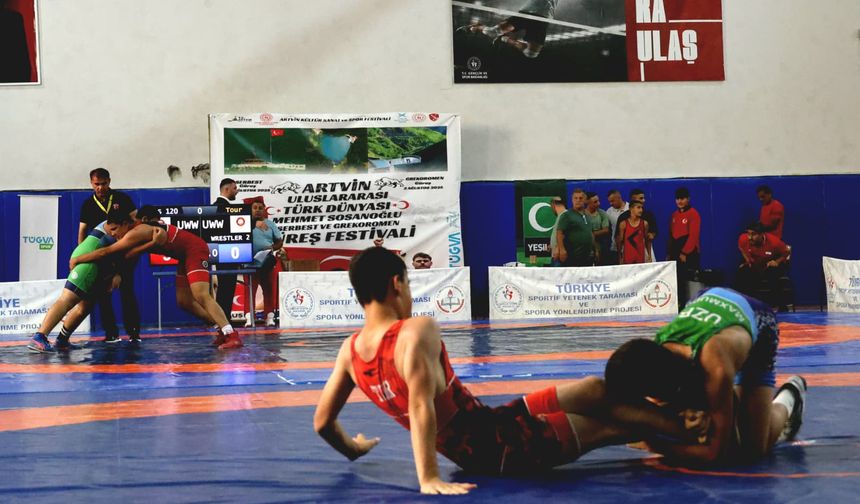 Uluslararası Güreş Turnuvası Başladı
