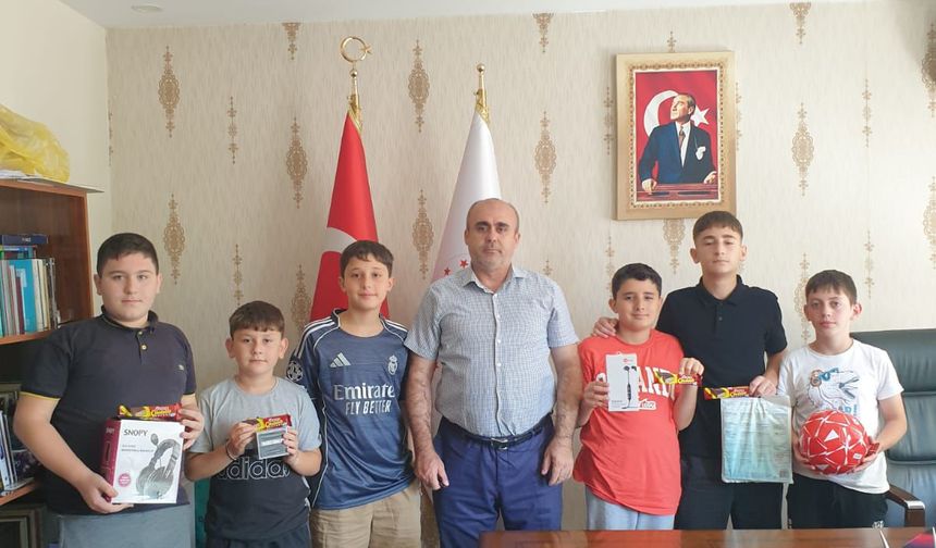 Bilgi Yarışması Ödülleri Takdim Edildi