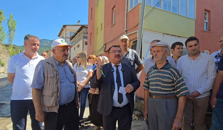 Atatürk Caddesi’nde Çalışmalar Sürüyor