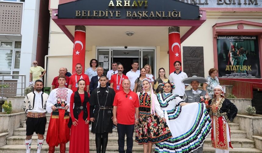Uluslararası Halk Dansları Topluluklarını Ağırladı