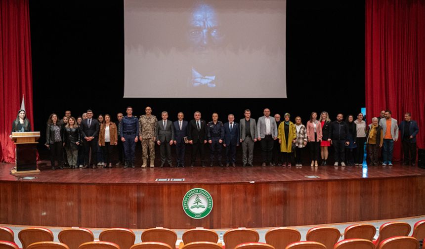 Bağımsızlıktan Egemenliğe, Egemenlikten Cumhuriyete