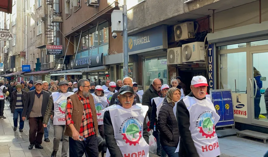 Emekliler Meydanlara İnecek