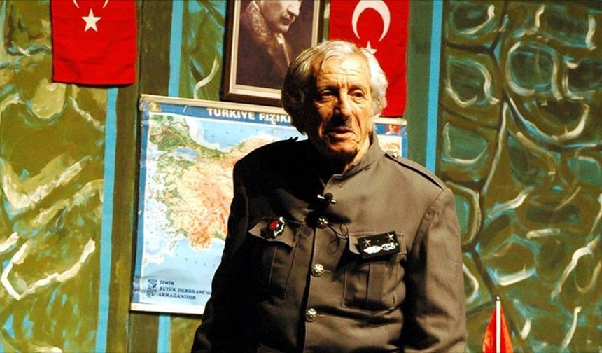 Geleneksel Türk temaşa sanatının usta oyuncusu: Nejat Uygur