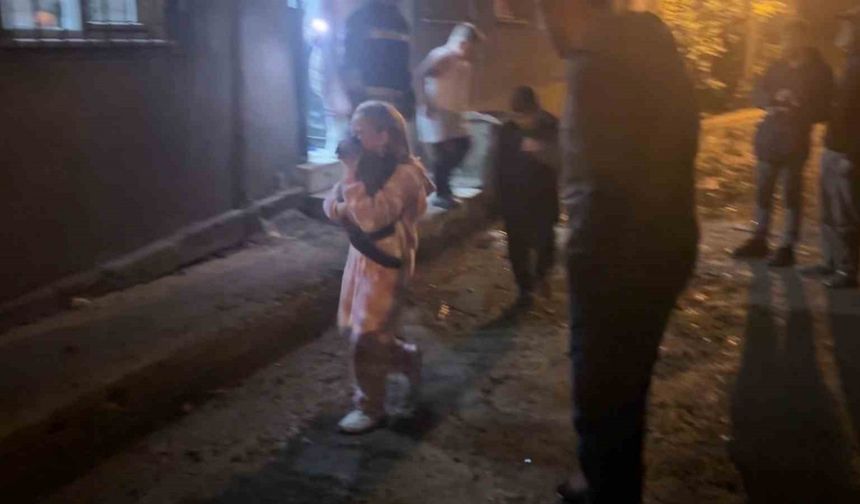Samsun’da soba parladı: 2 kişi dumandan etkilendi, küçük kız kedisi için gözyaşı döktü