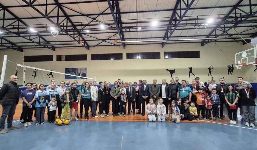 Öğretmenler Arası Voleybol Turnuvası Sona Erdi