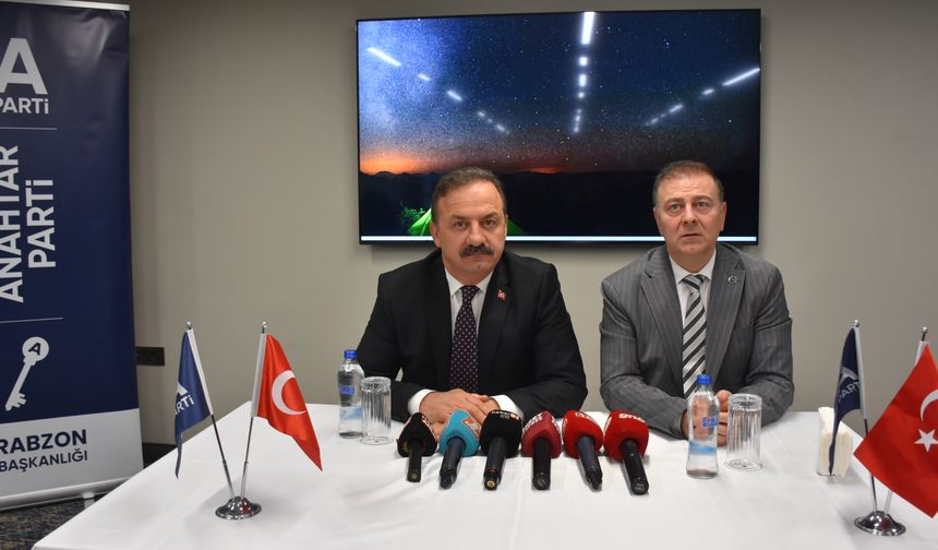 Anahtar Parti Genel Başkanı Ağıralioğlu, Trabzon'da gazetecilerle bir araya geldi