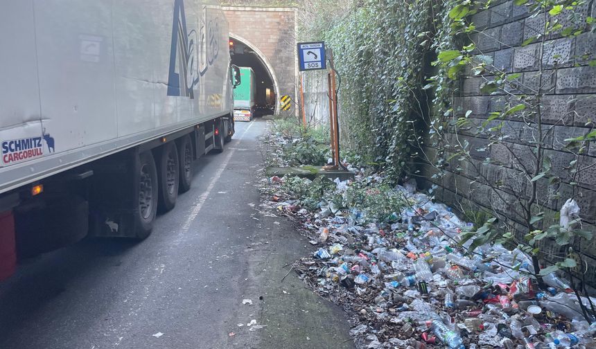 Sarp Sınır Kapısı’nda Çöp Çilesi Bitmiyor