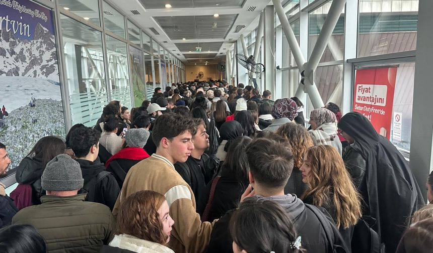 Sarp Sınır Kapısı’nda Yılbaşı Hareketliliği