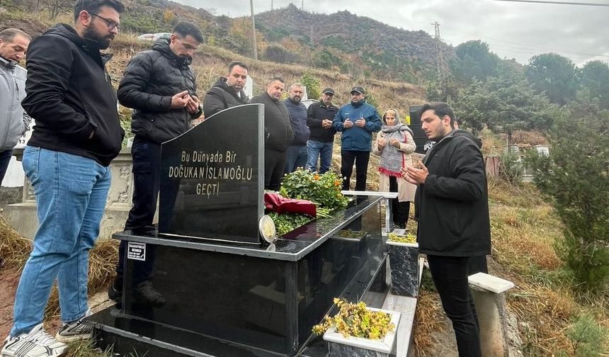 Doğukan İslamoğlu Kabri Başında Anıldı