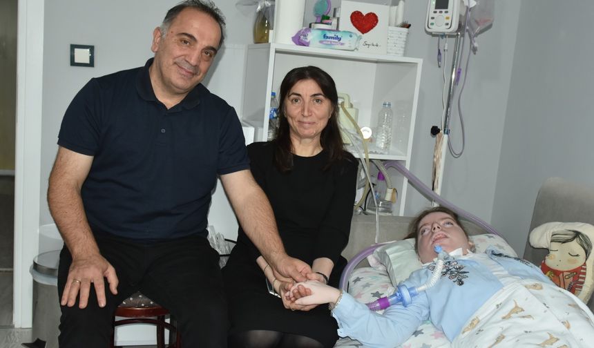 Ömürlerini kızlarına adadılar