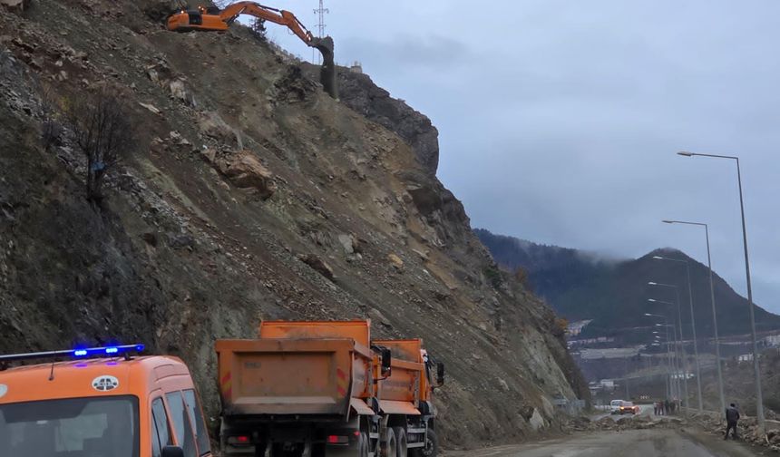 Artvin Yusufeli karayolunda yol çalışması
