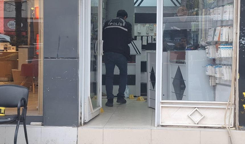 Samsun'da iş yerinde silahlı saldırıya uğrayan müşteri yaralandı