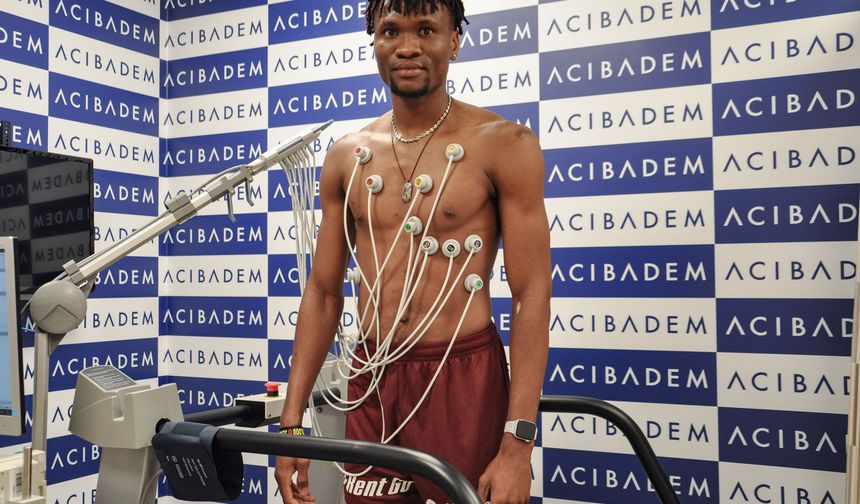 Trabzonspor, Nijeryalı futbolcu Chibuike Nwaiwu'yu renklerine bağladı