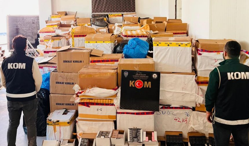Artvin'de kaçakçılık operasyonu: 300 Milyon TL'lik ürün ele geçildi
