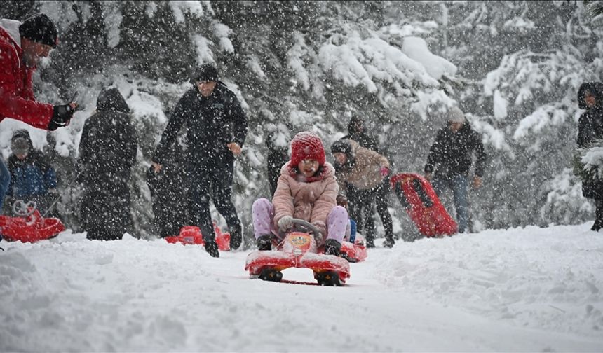 Artvin'in Şavşat İlçesinde Taşımalı Eğitime Yarın Ara Verildi