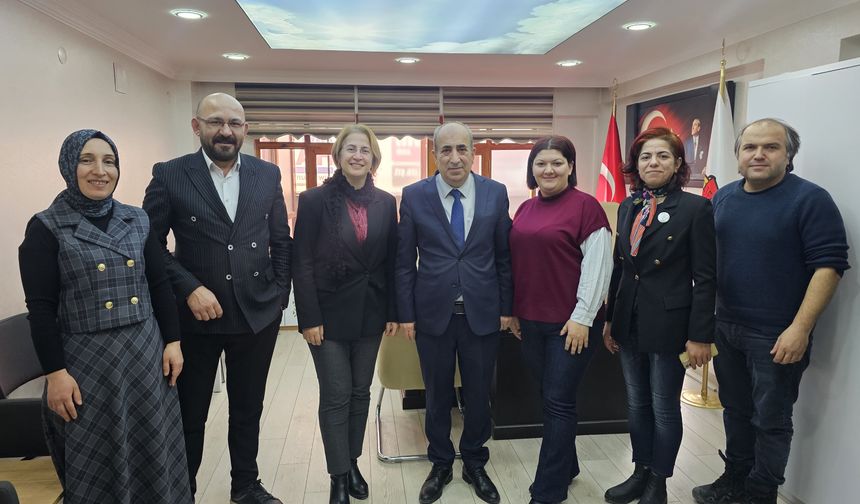 AK Kadınlardan 10 Ocak Ziyareti