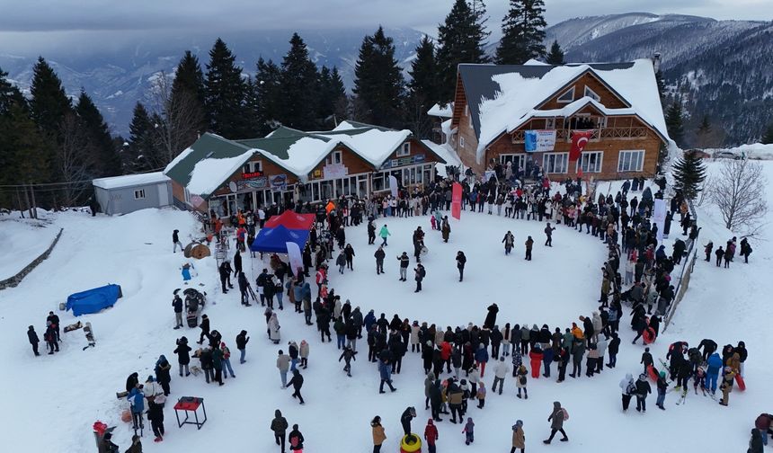 Atabarı Kayak Merkezi’nde Kar Şenliği Coşkusu